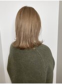 30代40代ブリーチミルクティー伸ばしかけミディアムウルフ