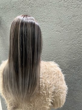 ラヴリア クルメ(LOVERIA KURUME) コントラストバレイヤージュ シルバー系