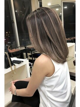 リア 大阪梅田(Ria) ~バレイヤージュ外国人風カラー~【Ria 大阪 梅田】