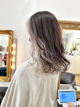 コワファースト  させぼ五番街店(COIFF1RST) ホワイトベージュ