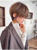 くびれ大人ショート