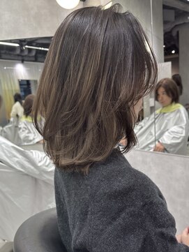 シティ(CITY) 秋冬オススメ!レイヤーカット×オリーブグレージュ 【CHICA】