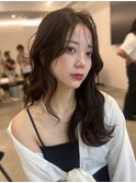 センター分けくびれヘア前髪ロングレイヤー韓国ヘアエモージュ