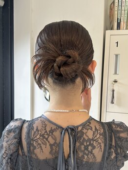 トロワエピ 表参道(Trois epis)の写真/結婚式や二次会、イベントなど…特別な日はプロのセットで可愛く変身♪崩れにくいから長時間のイベントも◎