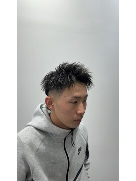 スキンフェード/スパイキーショート/ツイストパーマ/[大分駅]