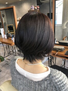 大人女性向けサロンclover 【白髪ぼかし/白髪染め】【4月上旬オープン(予定)】の写真/厳選オーガニックカラーで、髪に優しく健やかに。白髪ぼかしから多彩な色味まで、自然に馴染む上質な艶を◎