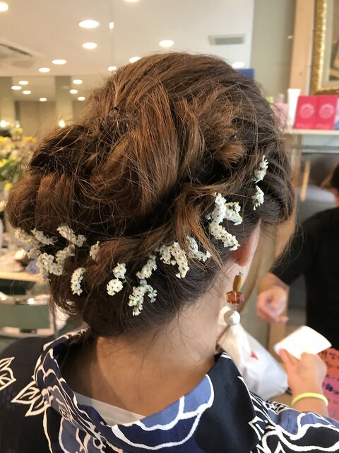 生花を使った浴衣に合うヘアアレンジ