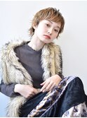 マッシュショートカーキグレージュ大人かわいいフェザーバング