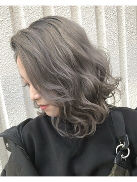 ユニーク(UniQ) 【UniQ・コウチ】ショート×ハイトーンカラー