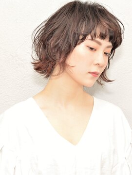 ヴォロンテ(volonte) ショートボブ/インナーカラー/オレンジピンク/暖色系カラー/20代