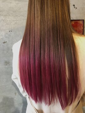 アティック ヘアーデザインアンドリラクゼーション(attic hair design&relaxation) グラデーションピンクカラー