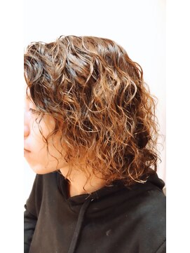 キュキュラ(CuCuLa) スパイラルパーマランダムパーマセクシーパーマ