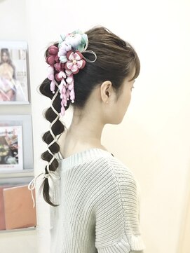 レンジシキチジョウジ (RENJISHI KICHIJOJI) ポニーテールアレンジ【RENJISHI 宮本】