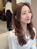 ティア(Tia.)&nbsp;（レイヤーカット/韓国ヘア/かきあげ前髪/小顔/おくれ毛）