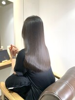 赤みを抑えたグレージュカラー