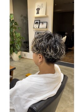 エッジ ヘア メイク(edge hair +make) ハイライトカラー/ブリーチパーマ/波巻きパーマ