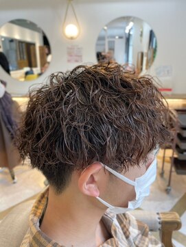 ヴィ 大宮(Vii) ダークアッシュ/カルマパーマ/アッシュブラック[メンズ/大宮]