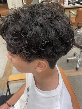 ガーデン ムサシコスギ(GARDEN MUSASHIKOSUGI) センターパート/ツイストパーマ/メンズパーマ/メンズカット