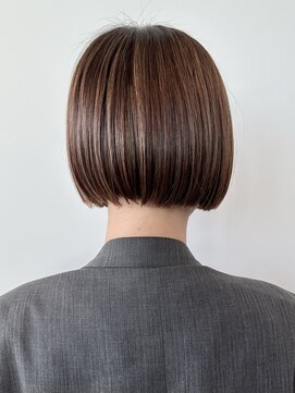 ビュートリアム265(BEAUTRIUM 265) ★切りっぱなしボブ/ぱつっとボブ/ミニボブ/細めハイライト/銀座