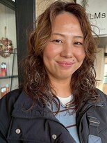 フィルム(FiLMs) 透明感ラテブラウン/レイヤーカット/デザインパーマ