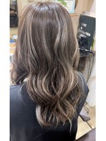 リッカヘアー(Ricca hair) セミロングハイライトブロンドベージュ