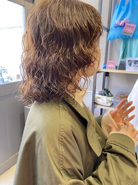 フェンヘアーアイス 中目黒(Fen.hair ici) こなれミディモテ髪薄めバング前髪デジタルパーマ大人美人