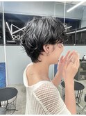 黒髪ショートのニュアンスパーマ