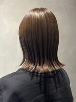 エスケープ トゥ ボナ(ESCAPE to bona.)&nbsp;女性らしさを醸し出す外ハネくびれヘア ボブディ 髪質改善カラー