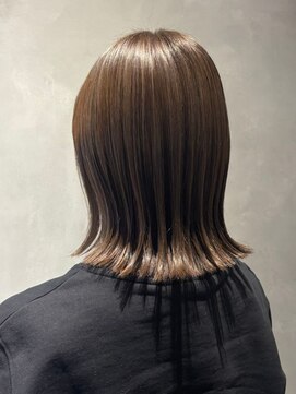 エスケープ トゥ ボナ(ESCAPE to bona.) 女性らしさを醸し出す外ハネくびれヘア ボブディ 髪質改善カラー