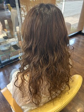 ネバーランド 平成店(NEVER LAND) くるくるパーマスタイル