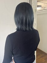 タヴィ(Tavi)&nbsp;外ハネボブのくびれヘア/アッシュグレー/外ハネヘア/ボブカット