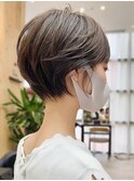 【透明感グレージュ×ひし形ショート】後頭部ふんわりで小顔見え