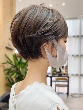 アイドットプラス 札幌大通り(i.+ODORI) 【透明感グレージュ×ひし形ショート】後頭部ふんわりで小顔見え