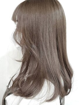 ブロック ジャポン(bloc japon) グレーベージュでつくる、上品で大人可愛い印象