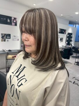 キング 心斎橋店(K!ng) ハイライトカラーミルクティーベージュレイヤーカット