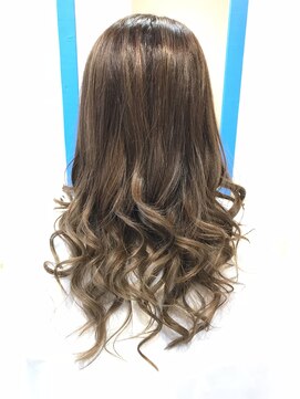 スローライフヘアーデザインアンドスパラウンジ(Slow life Hair design spa lounge) ロングレイヤー  スモーキーアッシュ