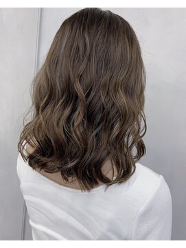 エイト ヘアサロン 渋谷本店(EIGHT) a