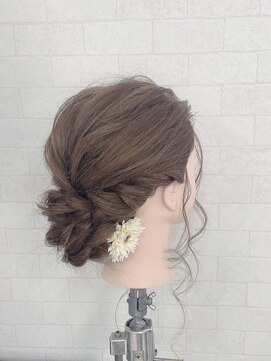 サロン Salon アイ アート ルーズなダウンアップスタイル