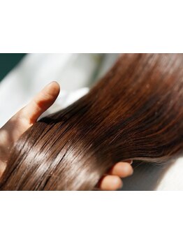 【悩める髪】から【理想の髪】へ。今までにないトリートメントを体感ください。