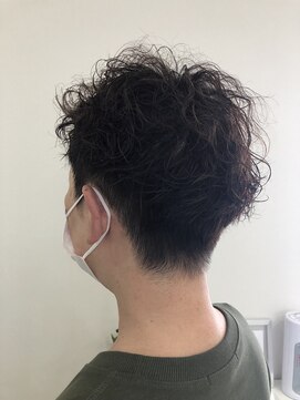 モンド ホリスティック ヘアー(MONDE Holistic Hair) ニュアンスパーマ[刈り上げパーマ/ダークアッシュ/ダークカラー]