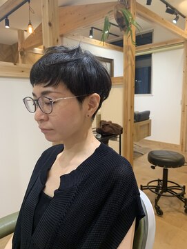 ティピ(tipi) 【宿里沙也香】ベリーショート×刈り上げ