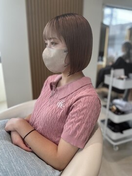 コンティロミー(CONTI ROMMY.) 切りっぱなしラインがオシャレ。首も綺麗に見える:omini【ボブ】