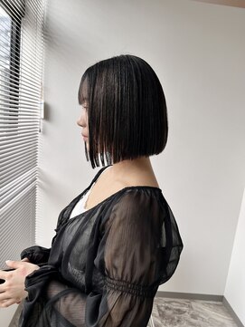 リシェイル(RICHAIR) ブリーチ毛に縮毛矯正でパッツンボブ