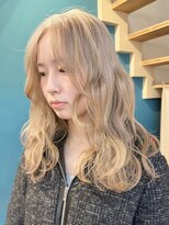 マニア(mania.)&nbsp;ミルクティーベージュトリプルカラーケアブリーチハイトーン艶髪