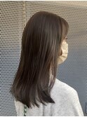 オリーブベージュ