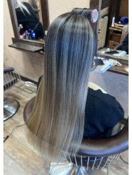 モアムー(Moremuu) 【りえ】バレイヤージュ