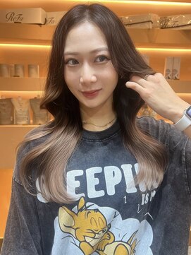ディーバ 横浜(D.I.E.V.A) 20代30代40代大人上品小顔くびれレイヤーハイトーンベージュ