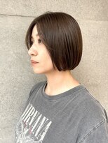 グラビートーキョー(GRABY tokyo)&nbsp;まとまりとツヤで魅せる大人のコンパクトショートボブ