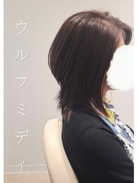 エル バイ アイリコ(elu by IRICO) ウルフヘアスタイル