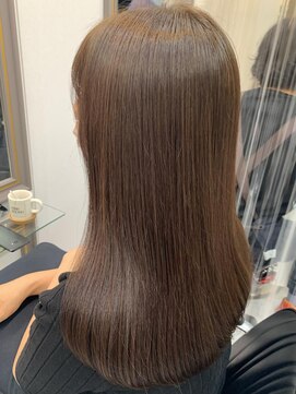 エスカーラ 表参道(THE ESCALA) ナチュラルブラウン×ぷるっとワンカール【タビラマユミ】